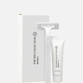 Shaving set in white paper box